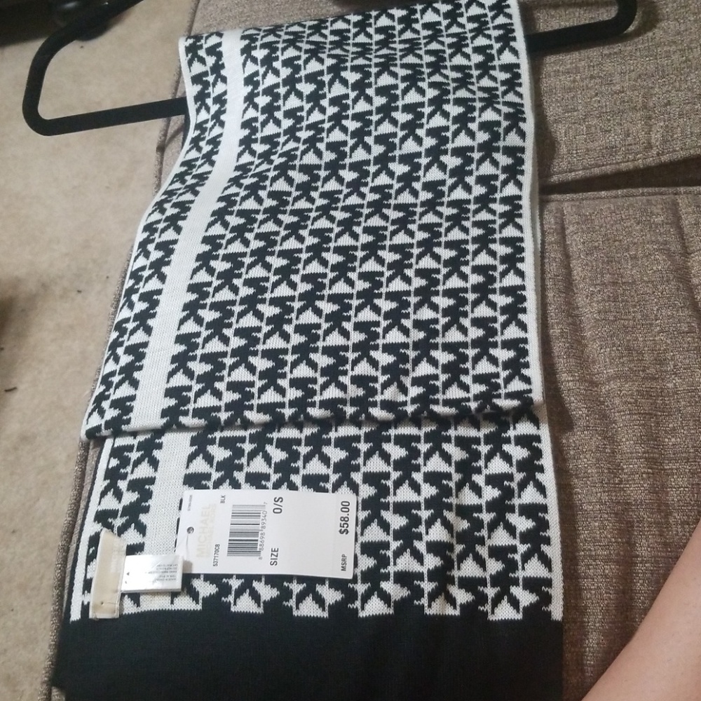 Michael Kors scarf